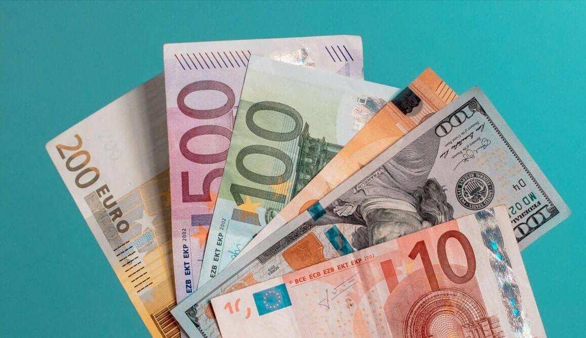 couple | finances | relationship | meetthailove.com