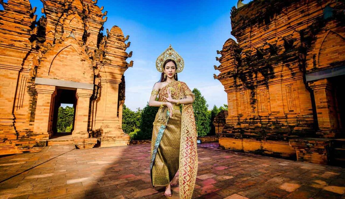 thailand-V2 thai woman | Dating in Thailand | Meet Thai women online | Types of Thai women | Thai dating culture | Traditional Thai girlfriend | Thai bar girls | Dating Thai women safely | meetthailove.com