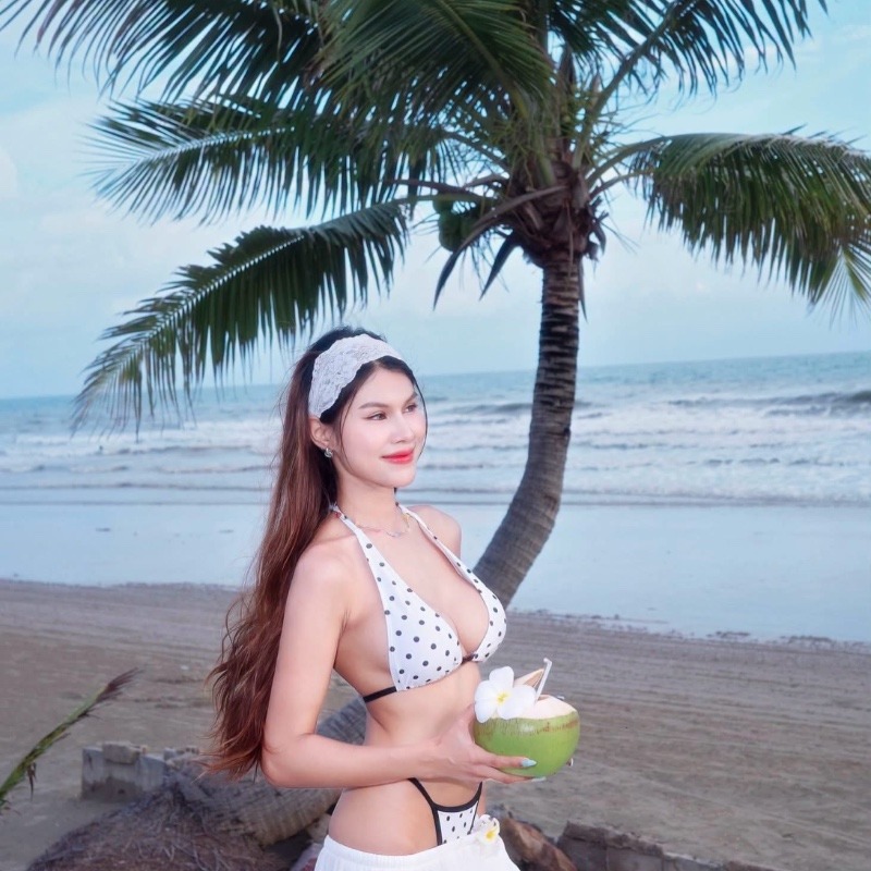 Profile picture of May